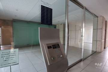 オートロックの操作盤、案内板