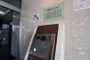 オートロックの操作盤、案内板