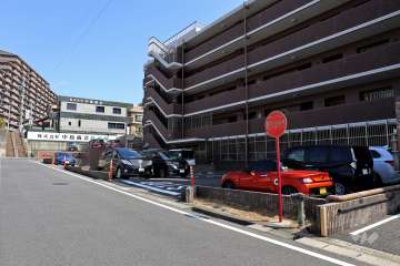 駐車場の出入り口・敷地内駐車場（屋外平面式）