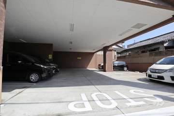 敷地内駐車場（屋内平面式、屋外平面式）