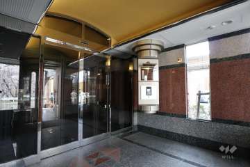 エントランスはオートロック付きです。