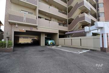 敷地内駐車場（屋内平面式、屋外平面式）