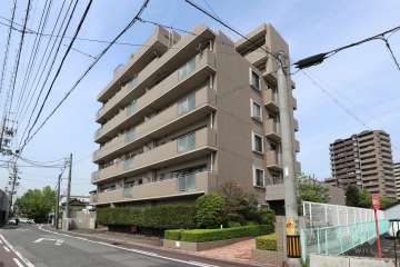 野村ステイツ大府の外観（南東側から）