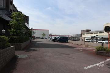 駐車場の出入り口・敷地内駐車場（屋外平面式）