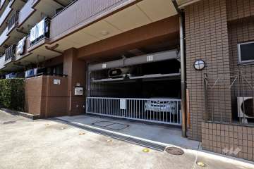 敷地内駐車場（屋内機械式）