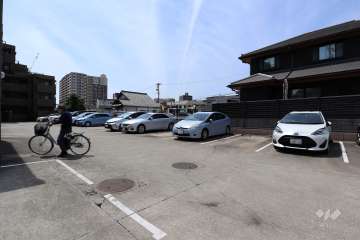 敷地内駐車場（屋外平面式）