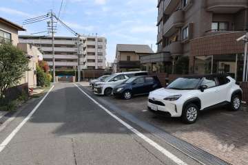 敷地内駐車場（屋外平面式）