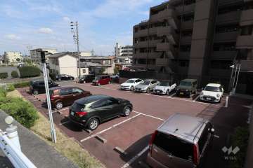 敷地内駐車場（屋外平面式）