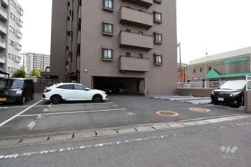 敷地内駐車場（屋外平面式、屋外機械式、屋内平面式）