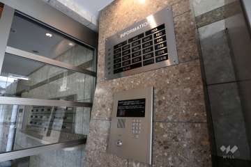 オートロックの操作盤、案内板