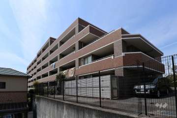 サンマンションアトレ大府若草の外観（南東側から）