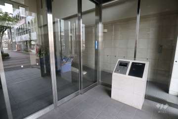 エントランスはオートロック付きです。