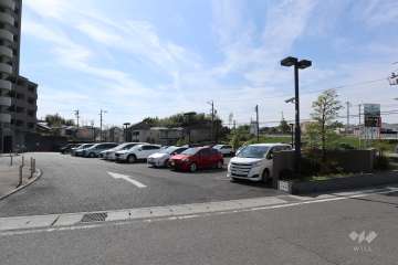 駐車場の出入り口・敷地内駐車場（屋外平面式）