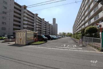 駐車場の出入り口・敷地内駐車場（屋外平面式）