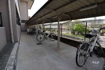 駐輪場、バイク置場