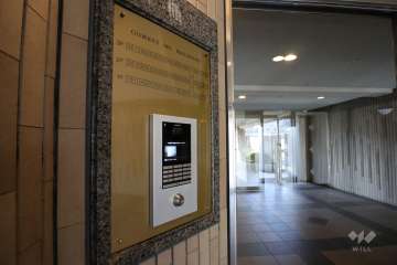 オートロックの操作盤、案内板