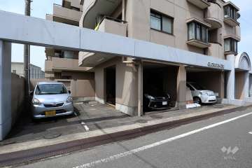 敷地内駐車場（屋外平面式、屋内平面式）