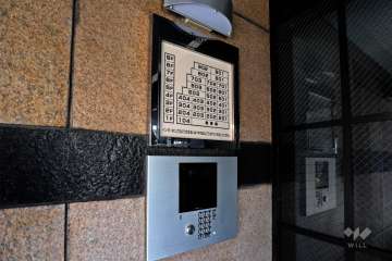オートロックの操作盤、案内板