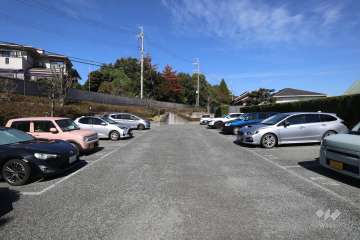 敷地内駐車場(ウエストコート側)