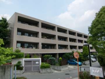 ジオ宝塚売布の外観（イーストコートを南西側より）