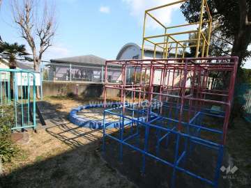 敷地に隣接する児童公園