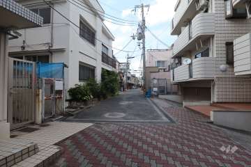 敷地北側の前面道路