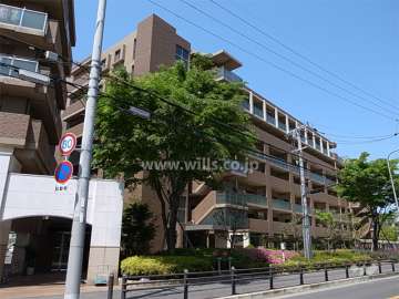エールグラン千里丘オープンヒルズA棟の外観（南側から）