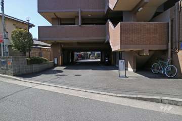 駐車場の出入り口