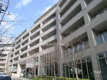 エントランスには、図書室もあります。