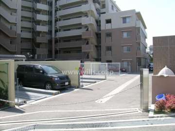 敷地内の駐車場