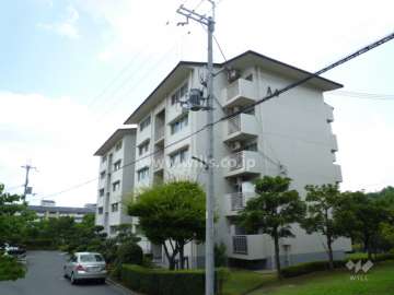 公社山田西第一次団地A-4棟の外観（北側から）