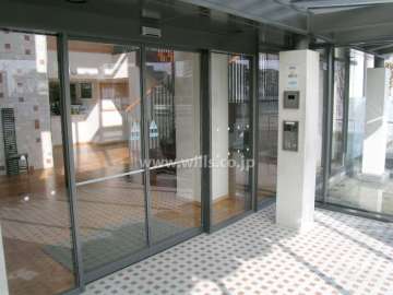 オートロック付きのエントランス