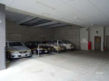 敷地内駐車場（屋内機械式）