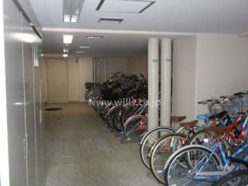 屋内にある駐輪場
