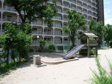 敷地北側には公園があります。