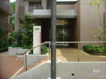 1番館エントランス周辺