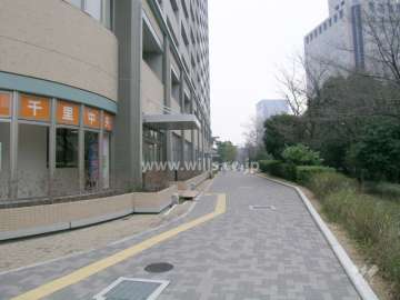 1階部分には店舗（クリニック）が入っています。