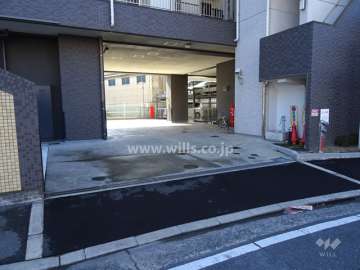 駐車場の出入り口