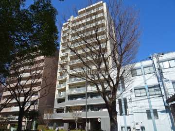 ラクシア江坂パークフロントの外観（南東側から）
