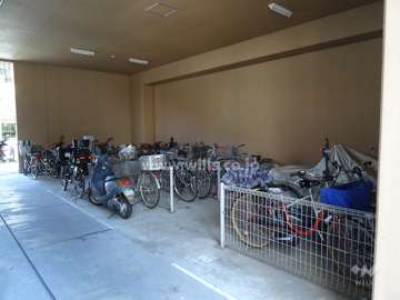 駐輪場、バイク置場