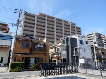 ネバーランド江坂パークプレッソの外観(南東側から)