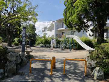 敷地に隣接する『川面第三公園』。敷地内からも直接アクセス出来ます。