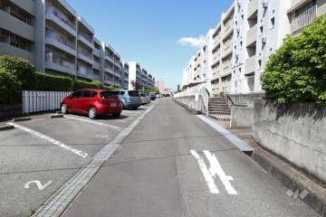 敷地北西側の前面道路