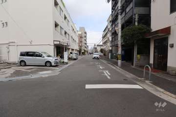 敷地北側の前面道路