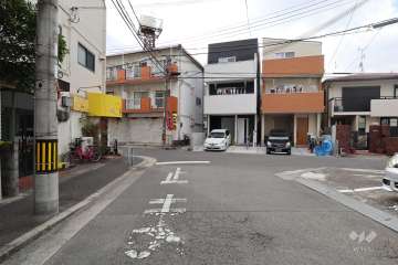 敷地北側の前面道路