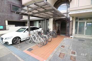 駐輪場（ルーフ付き）