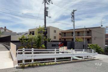 グランヴィ岡本マンションの遠景