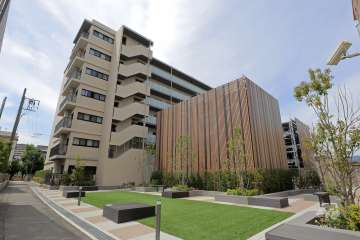 レ・ジェイド高槻南松原 The Frontの外観（南東側から）