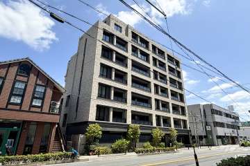 ジオ茨木大手町の外観（南西側から）
