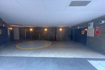 敷地内駐車場（屋内機械式）